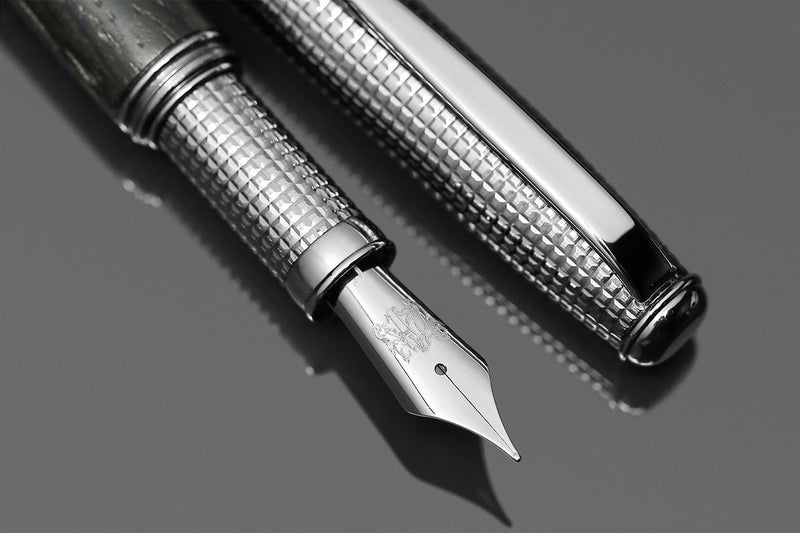 Grifos Bog Oak Wood Fountain Pen