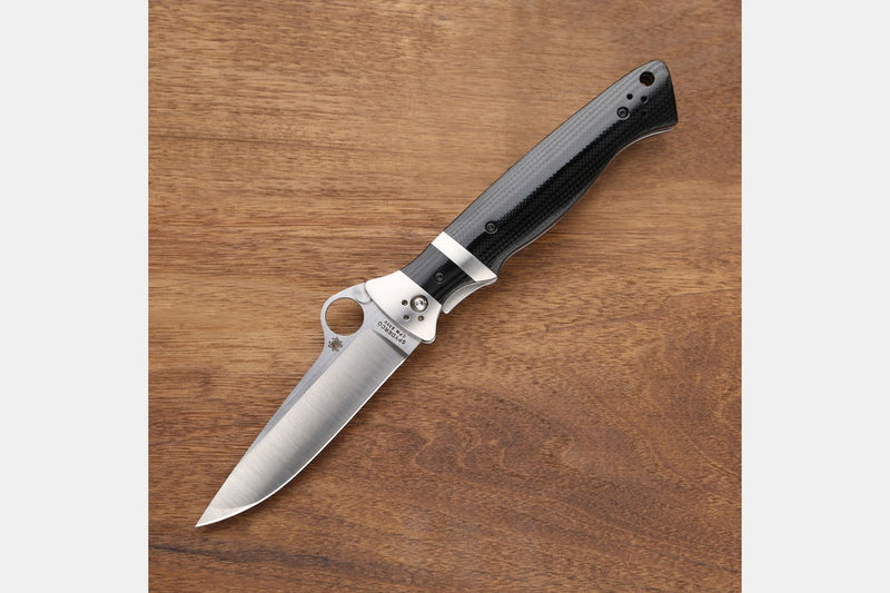 SPYDERCO VALLOTTON SUB-HILT FOLDING KNIFE
