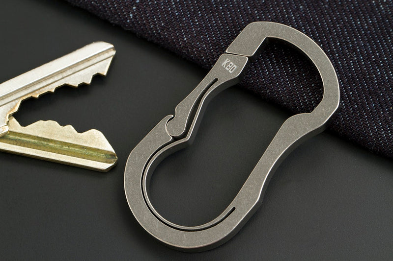 MAS DESIGN BAUHAUS: TITANIUM KEYCHAIN / KEY CARABINER